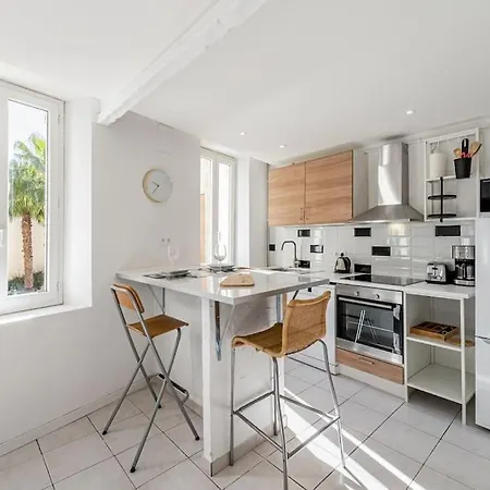 Grand Studio Moderne Au 1er * 2mn A Pied Du Port Apartment